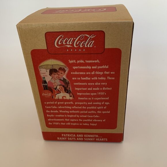 Coca Cola Boyds Bears Figurine Rainy Days Sunny Hearts Patricia Kenneth 2006 Vtg - Picture 14 of 16